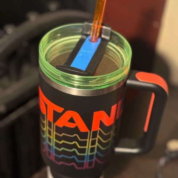 Stanley Reverb 40oz *RARE* - Picture 2 of 3